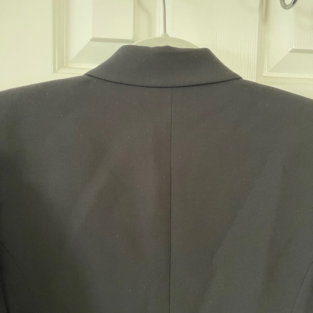 L'Agence Chamberlain Black Blazer with Bling Cuffs and Front Pockets Size 2 - Picture 8 of 9